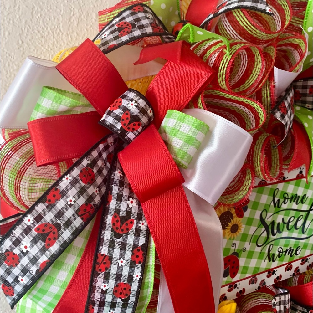 Deco mesh ladybug and sunflower wreath, Home Sweet Home wreath, all occasion - Picture 4 of 9
